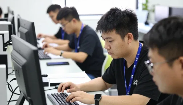 技术培训等满足不同客户的多样需求